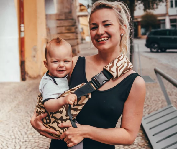 <p>ULTIMÁTNÍ NÁSTUPCE BŘÍŠNÍCH NOSÍTEK</p>